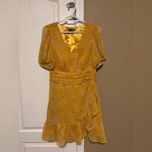 Women’s Express Mustard Yellow V-Neck Midi Dress with Puff Sleeves Size Medium
